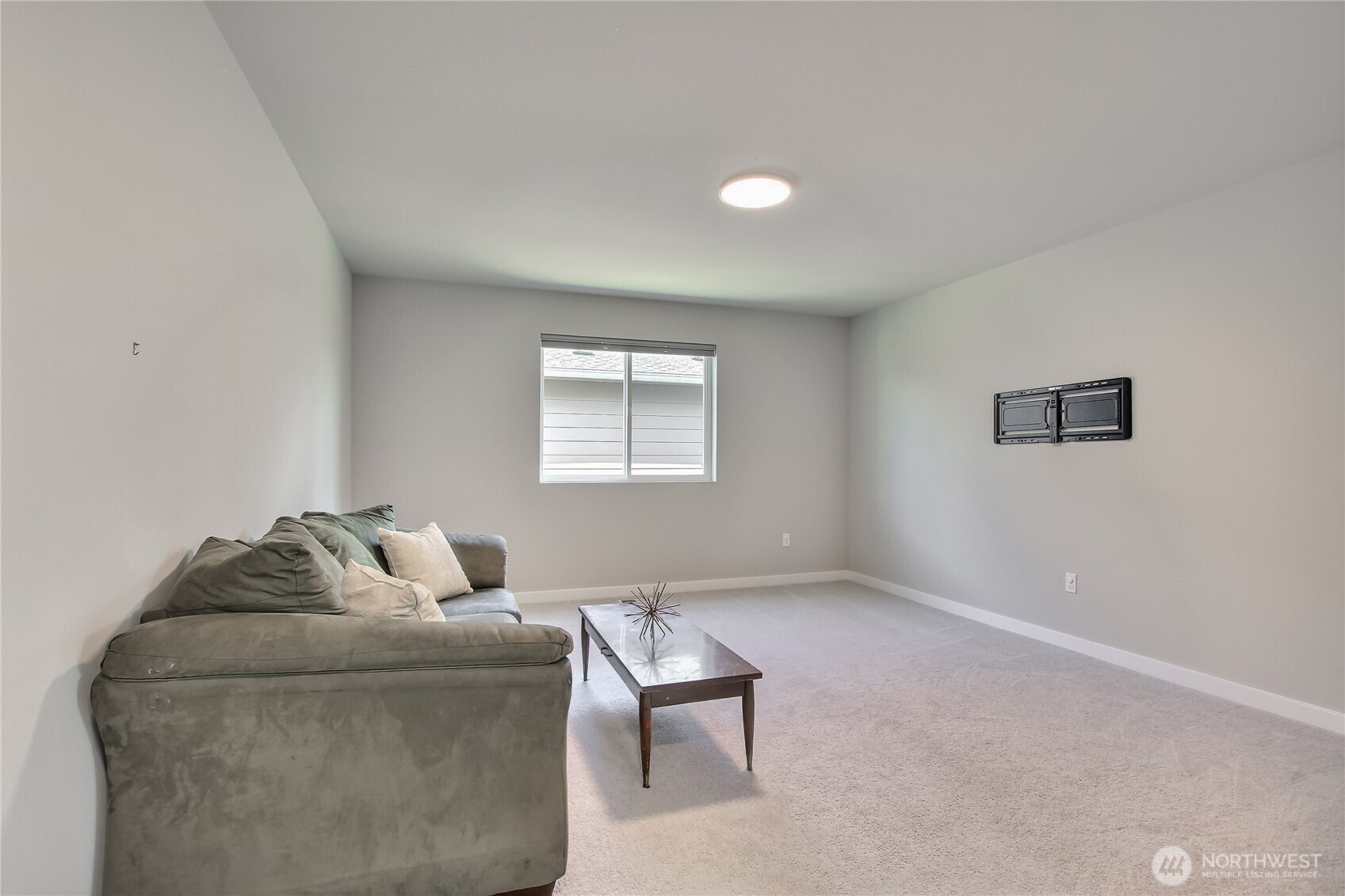936 Yew Avenue Property Photo 17