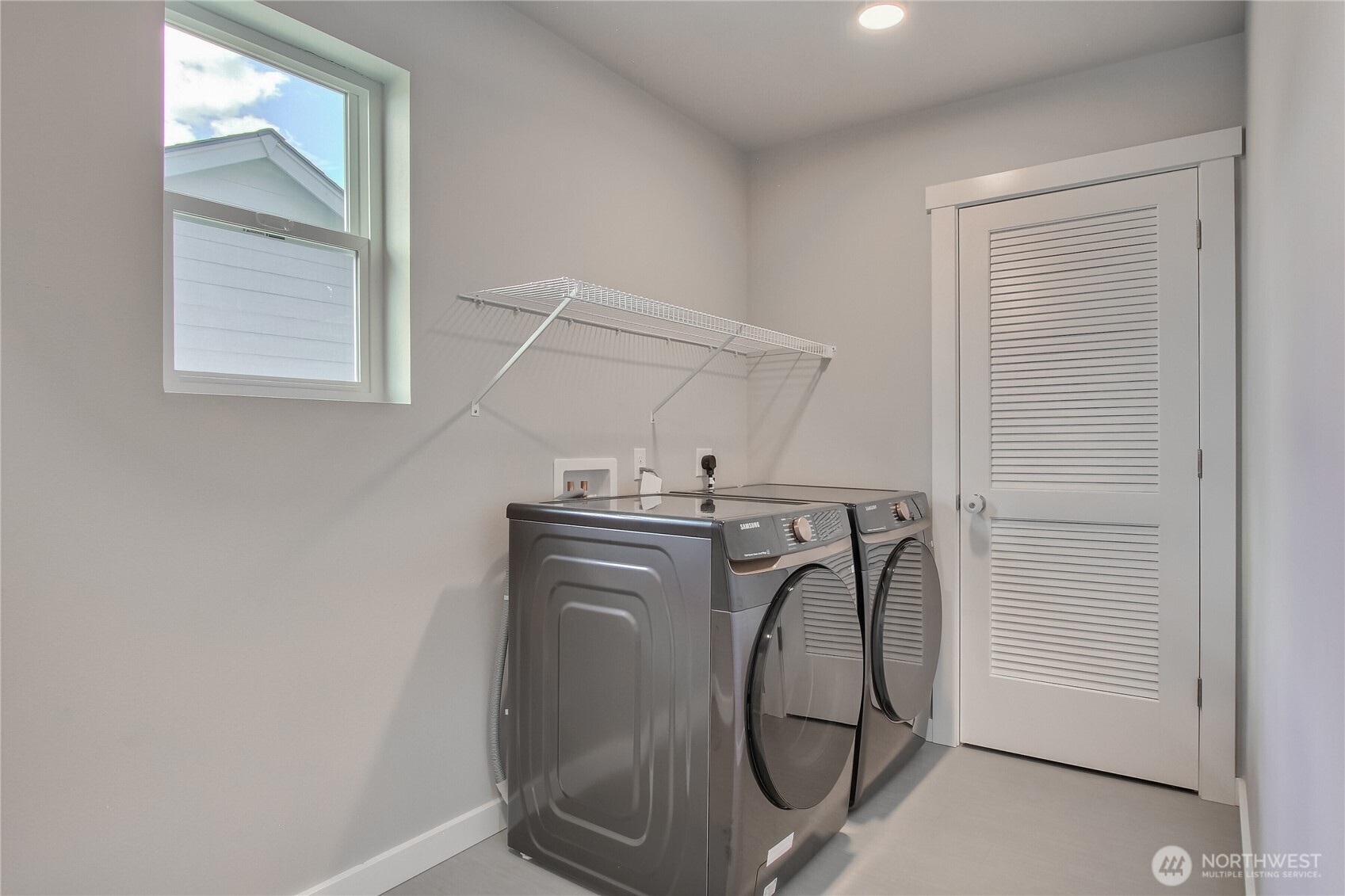 936 Yew Avenue Property Photo 18