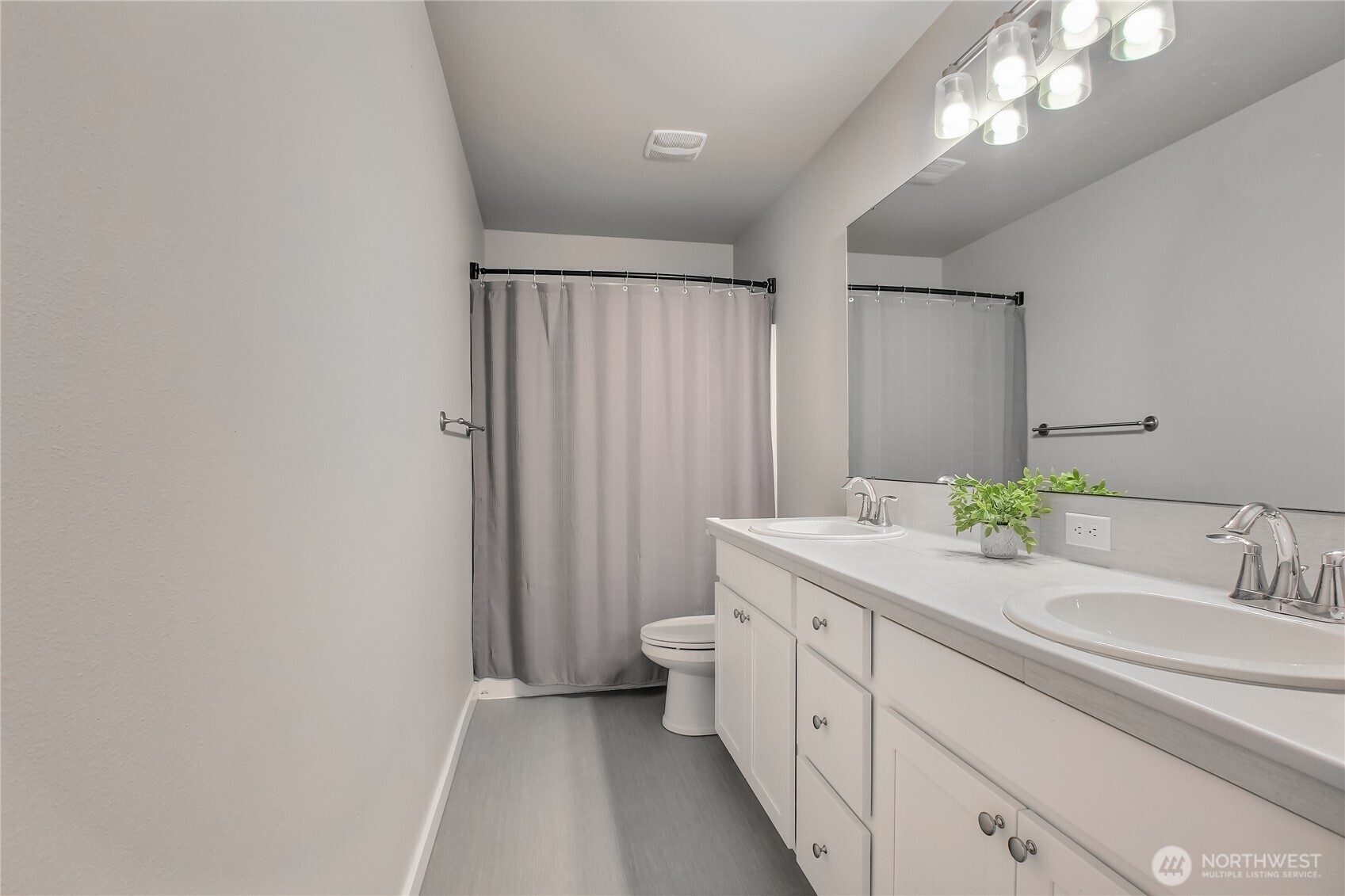 936 Yew Avenue Property Photo 20