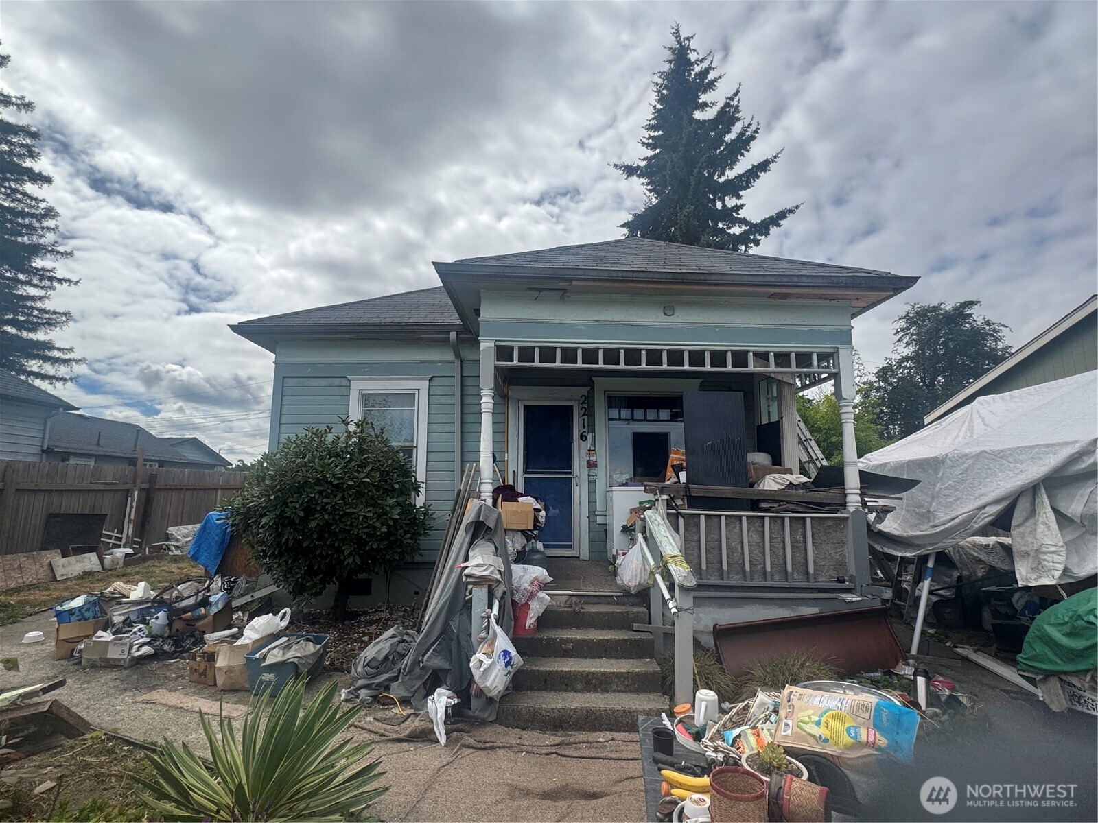 2216 E Morton Street Property Photo 1