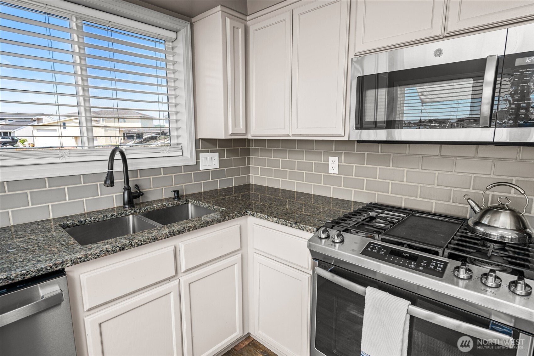 4045 Saltspring Drive Property Photo 12