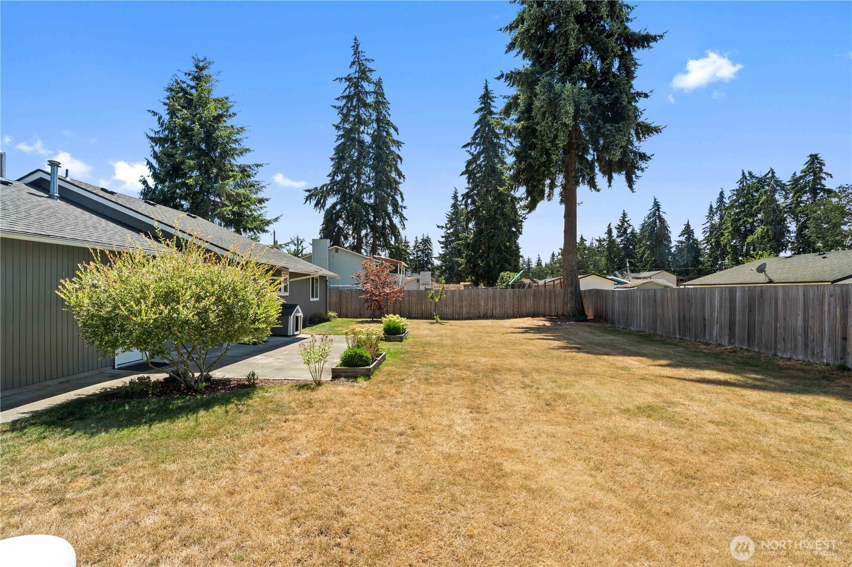 17214 E 9th Ave Property Photo 17