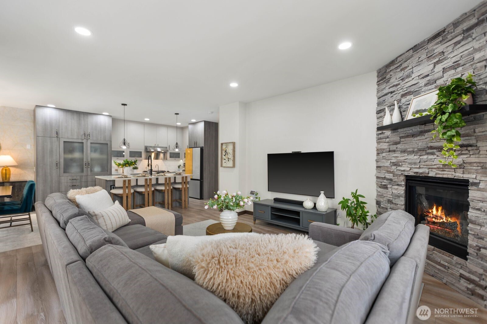 17805 3rd Avenue Property Photo 10
