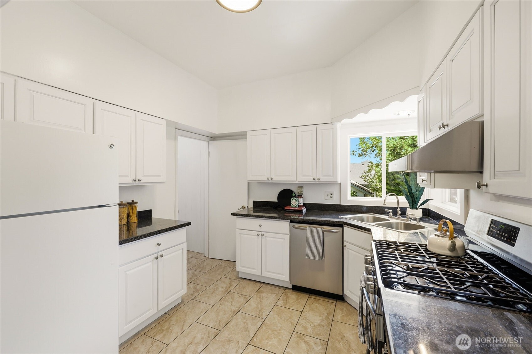 4318 1st Avenue Property Photo 12