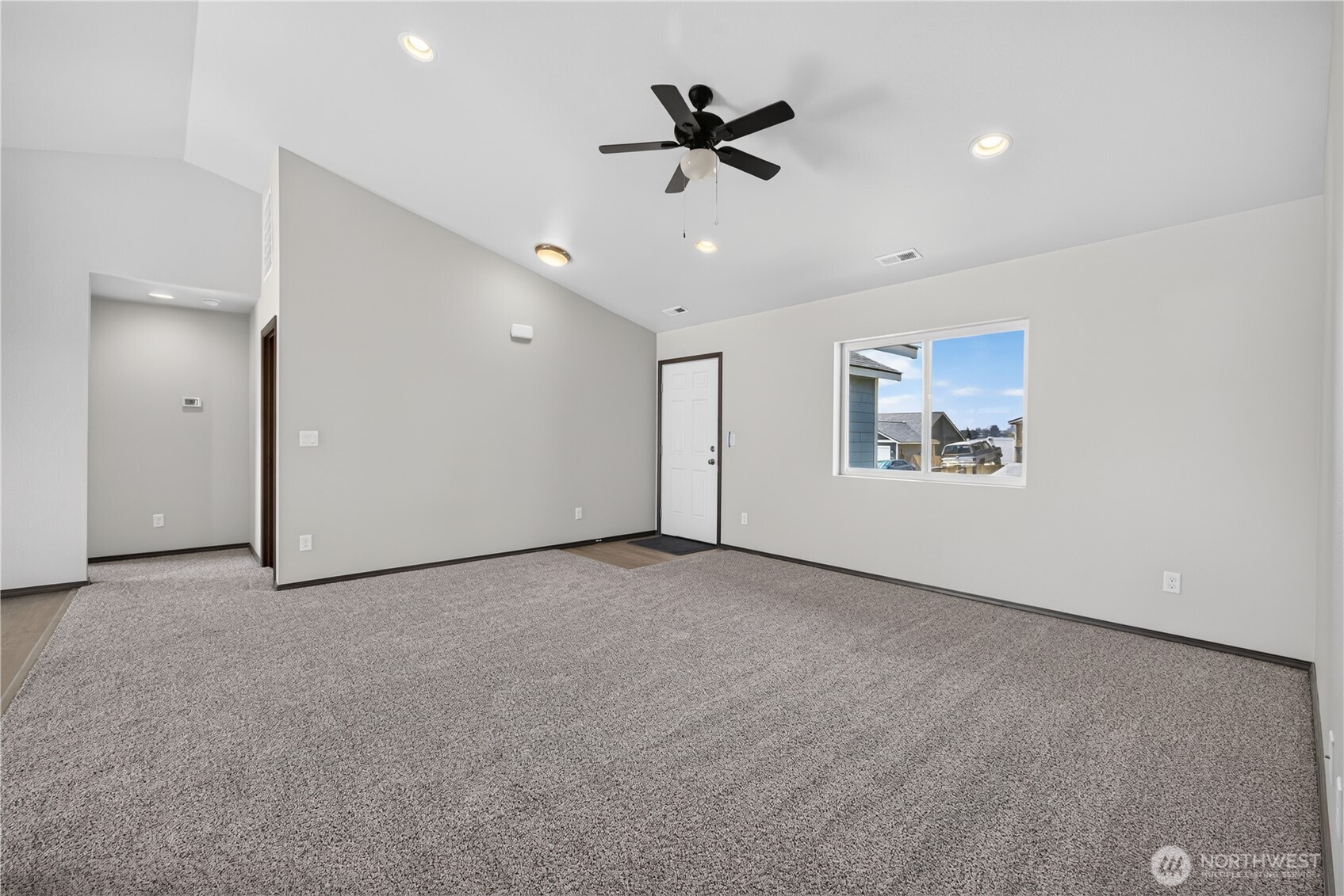 619 Kimberly Avenue Property Photo 7