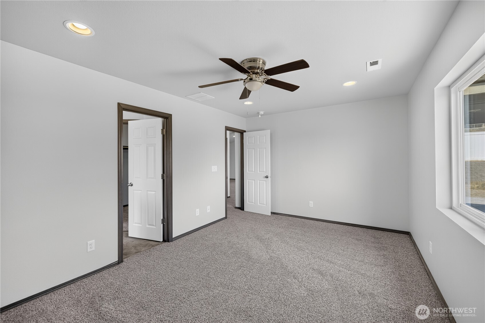 619 Kimberly Avenue Property Photo 22