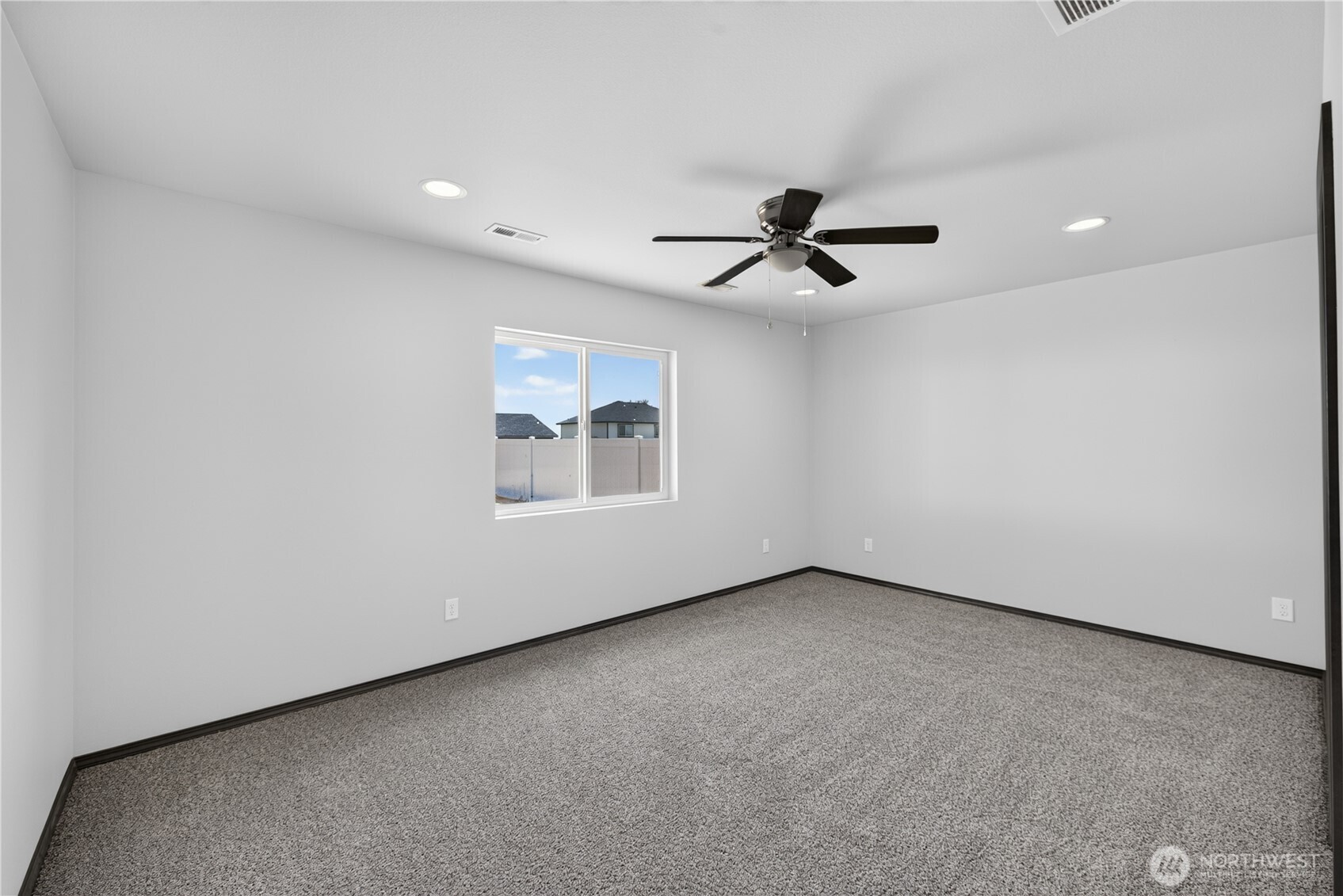 619 Kimberly Avenue Property Photo 23