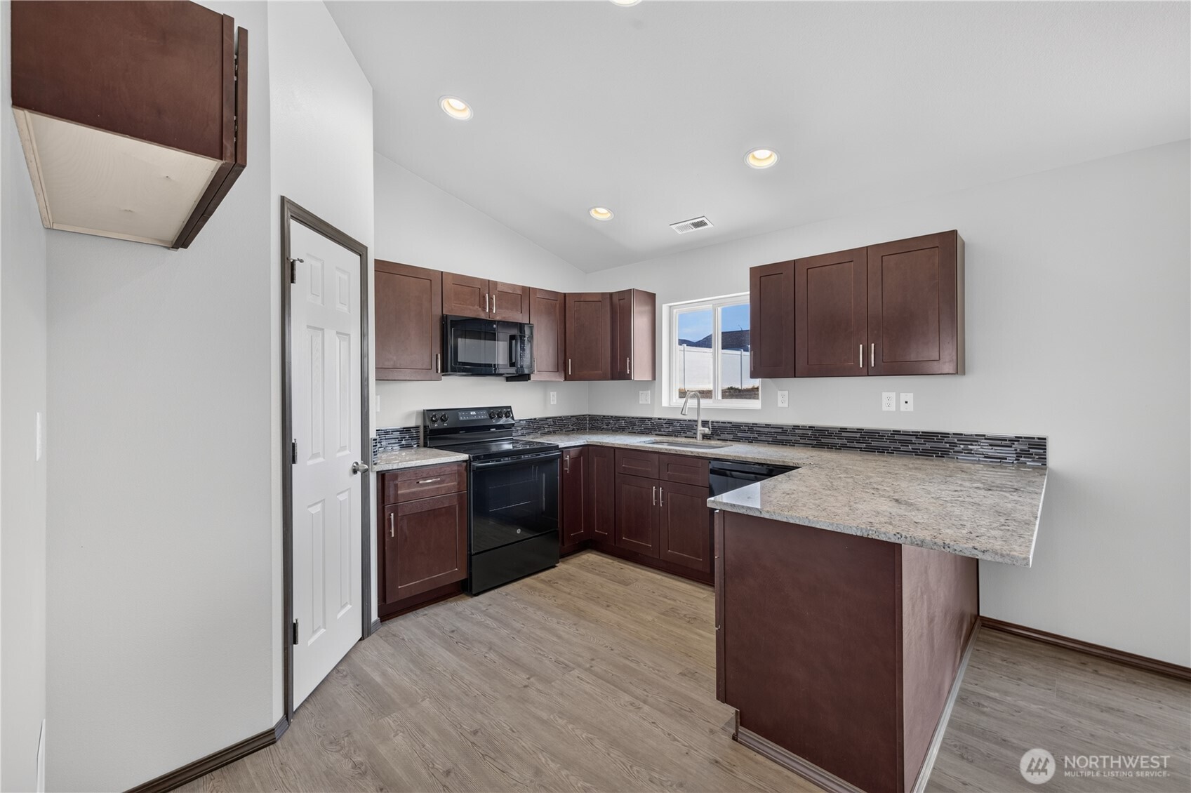 619 Kimberly Avenue Property Photo 28