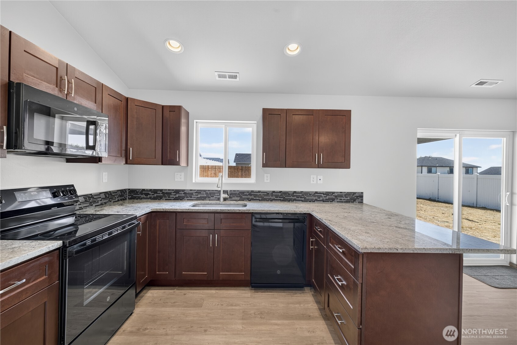 619 Kimberly Avenue Property Photo 32