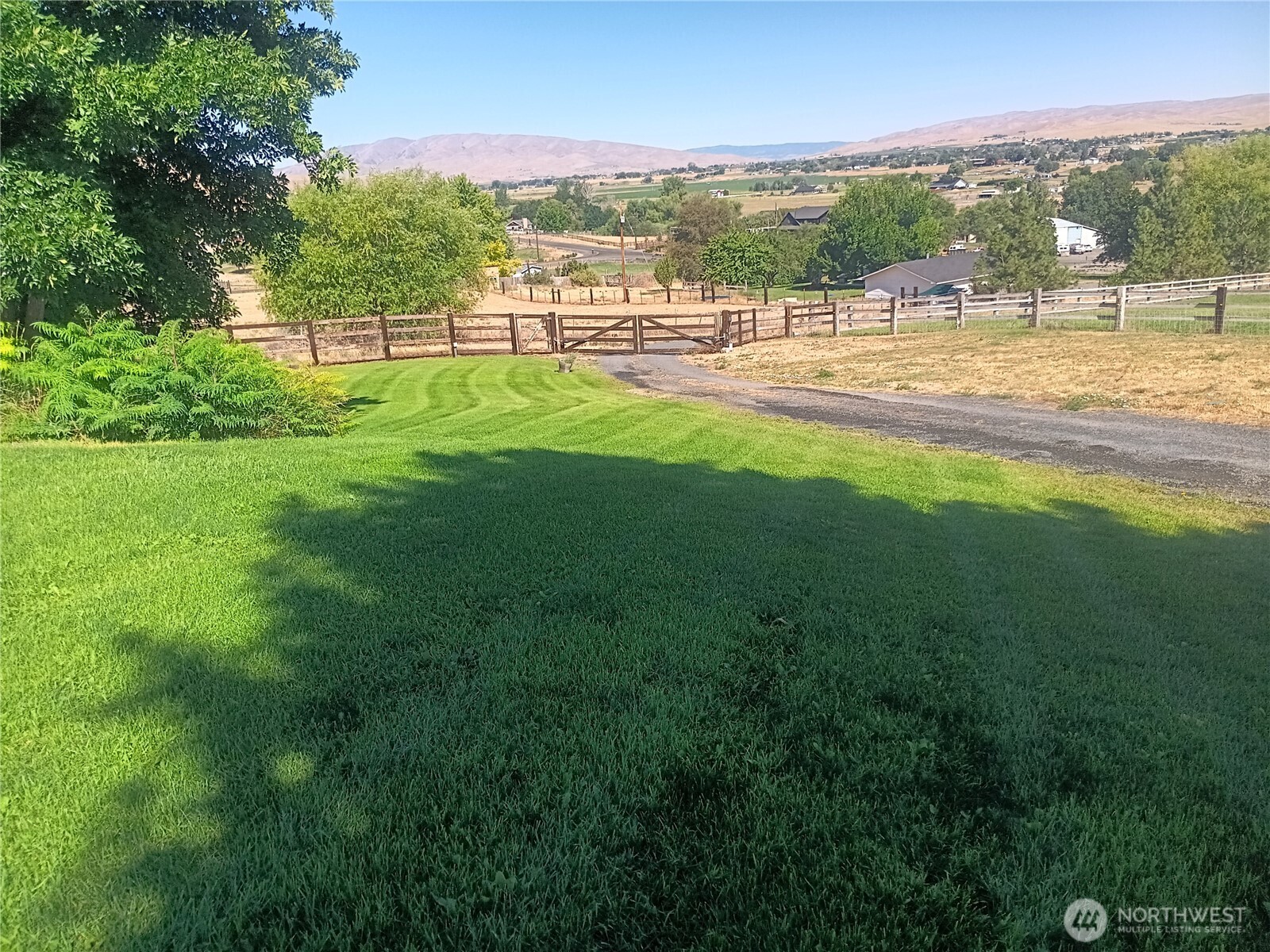 260 Adobe Way Property Photo 9