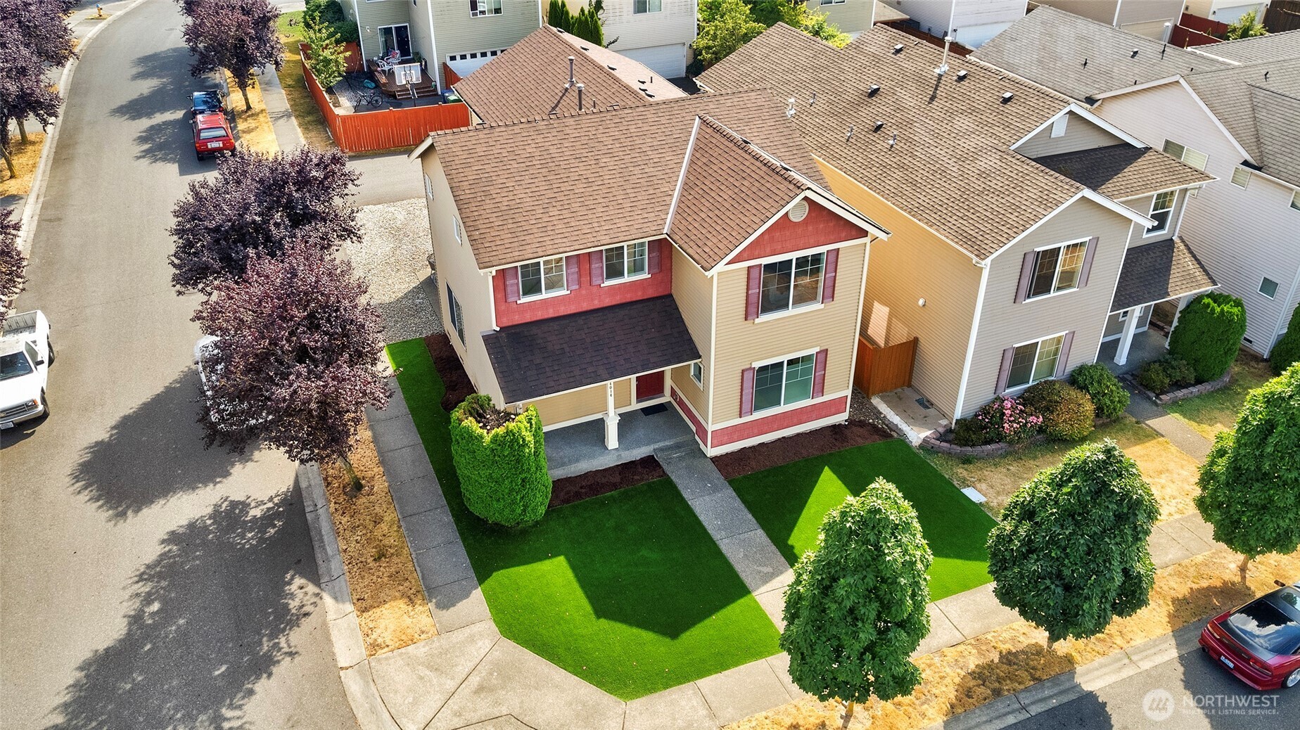 4014 153rd Place Property Photo 3