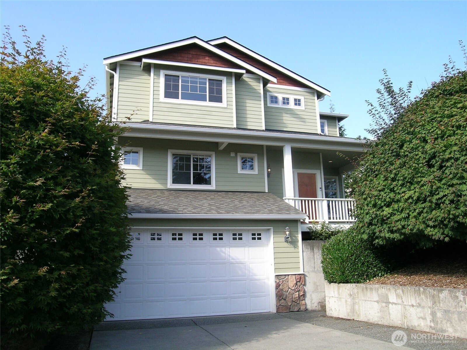 1584 Kingswood Court Property Photo 1