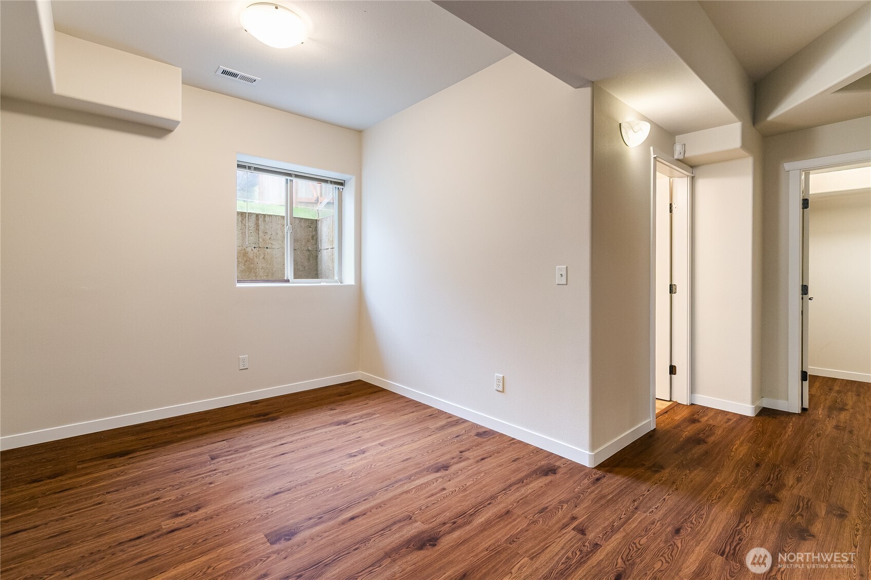 1584 Kingswood Court Property Photo 30