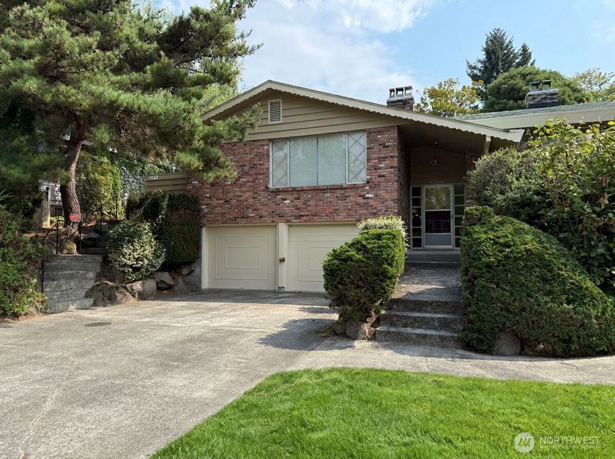 5208 Sand Point Way Property Photo 1