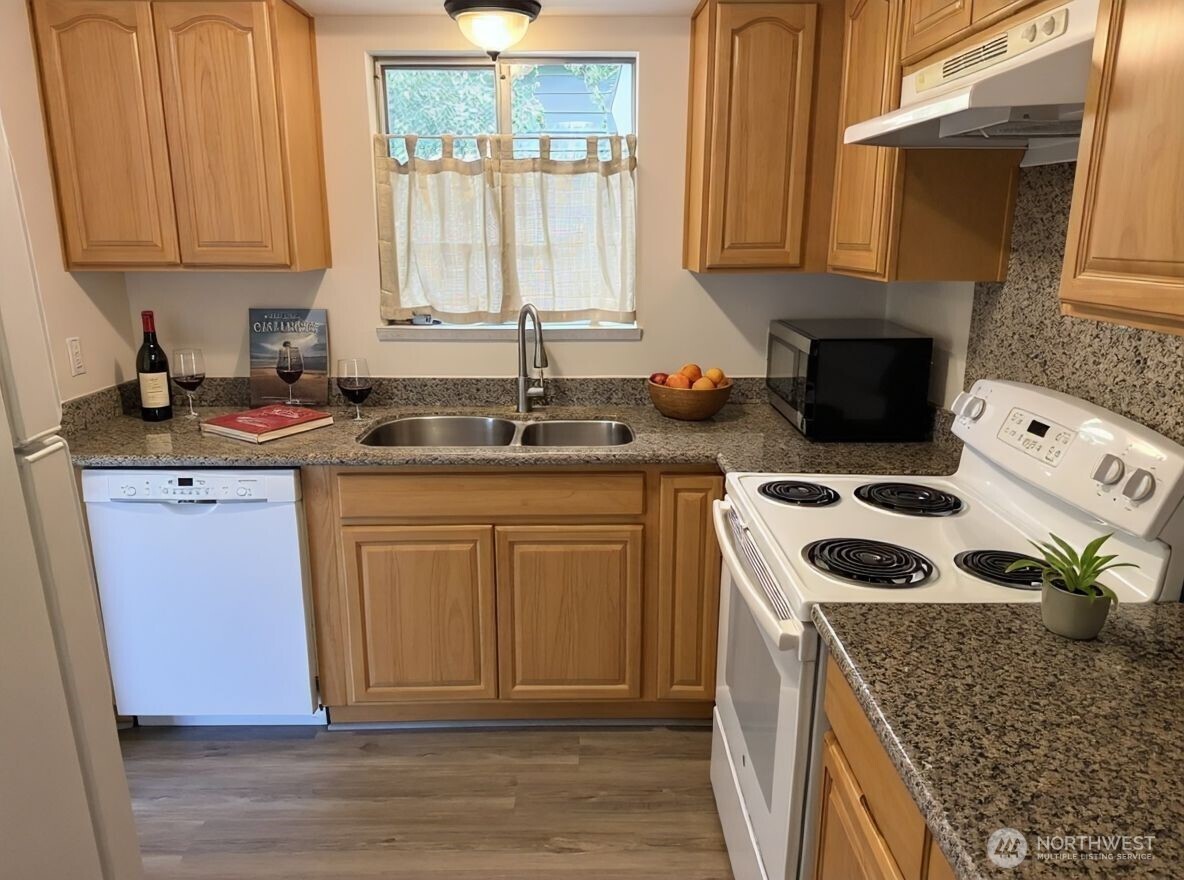 5208 Sand Point Way Property Photo 4
