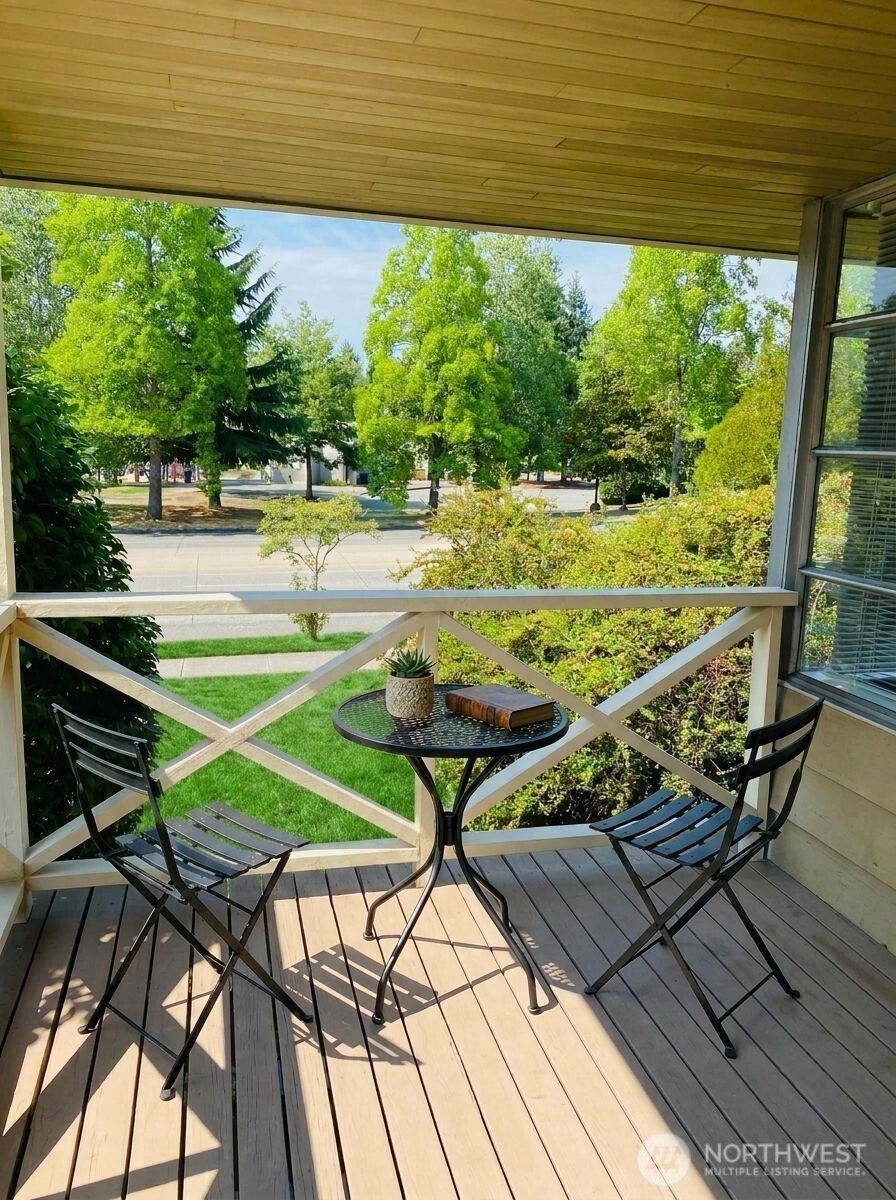 5208 Sand Point Way Property Photo 17