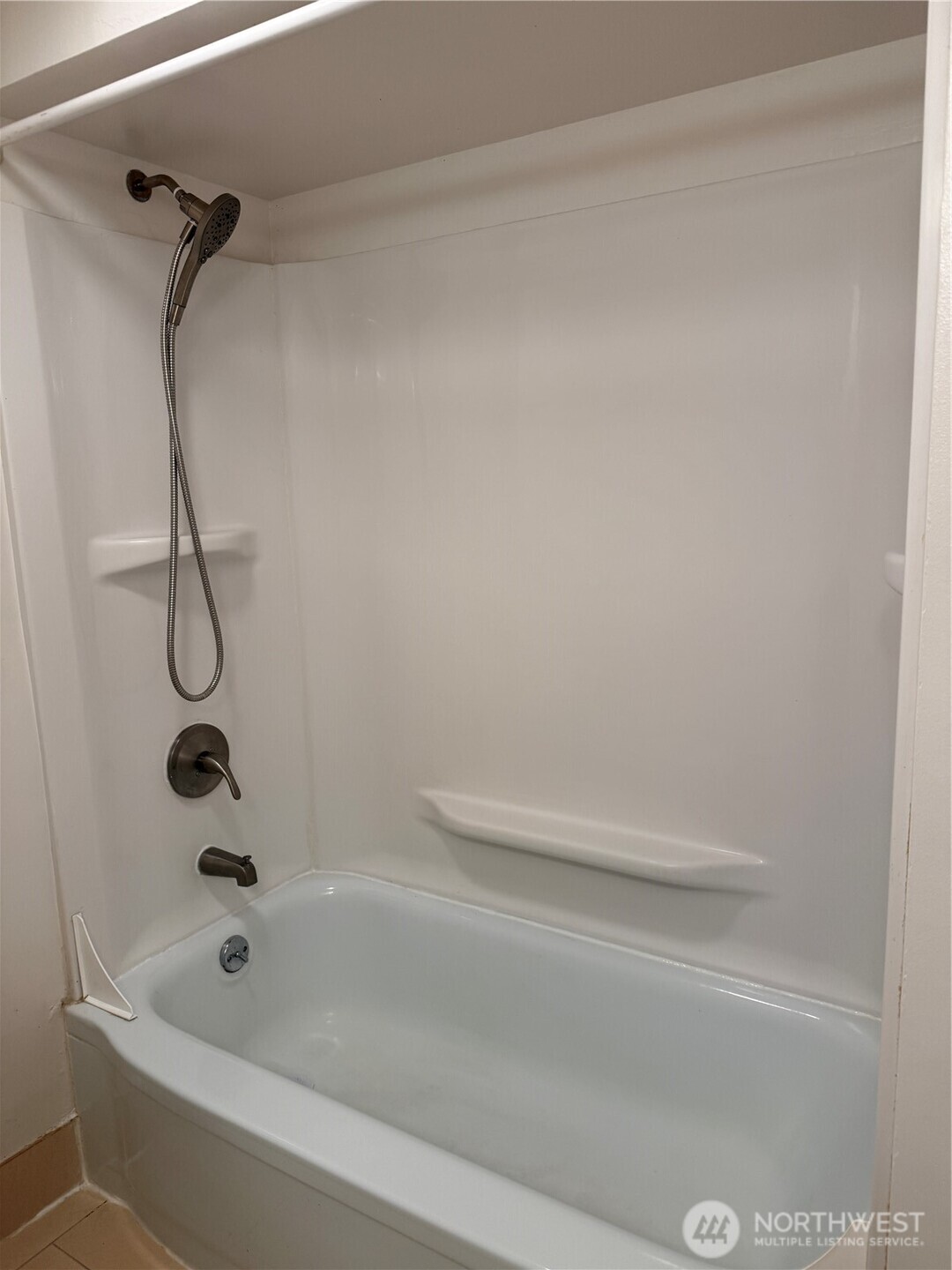 5208 Sand Point Way Property Photo 32