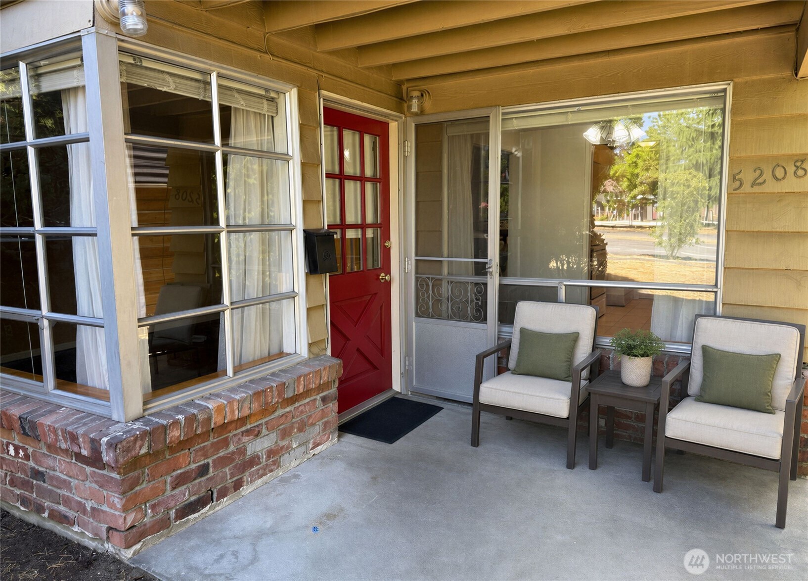 5208 Sand Point Way Property Photo 34