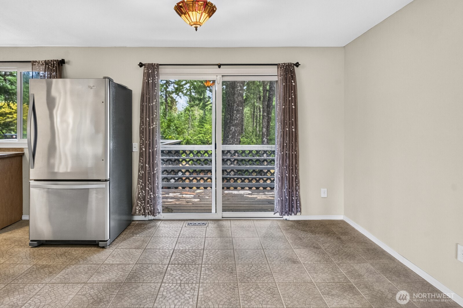 591 E Country Club Drive Property Photo 11
