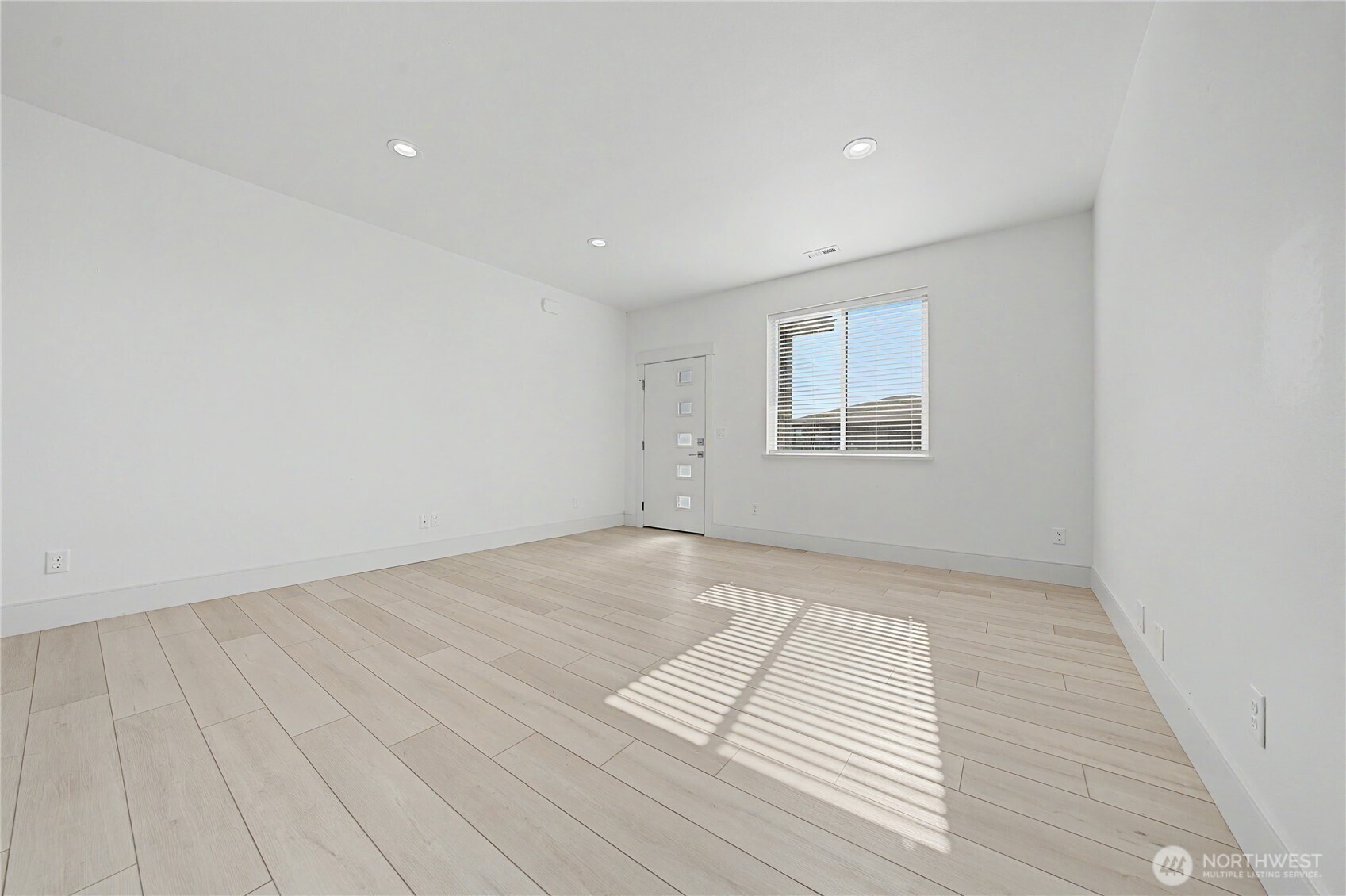 4103 Ne Quinn Drive Property Photo 5