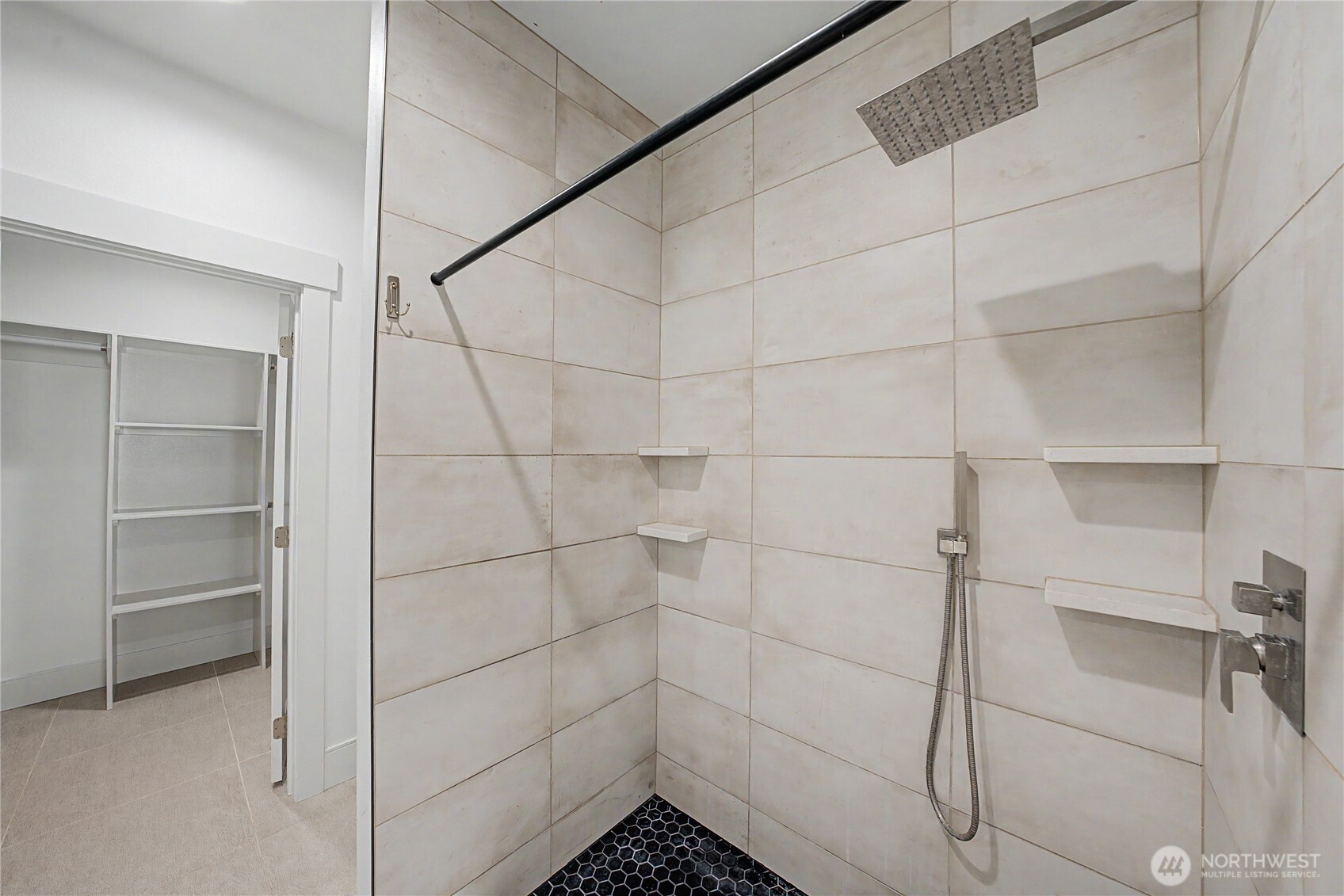 4103 Ne Quinn Drive Property Photo 25