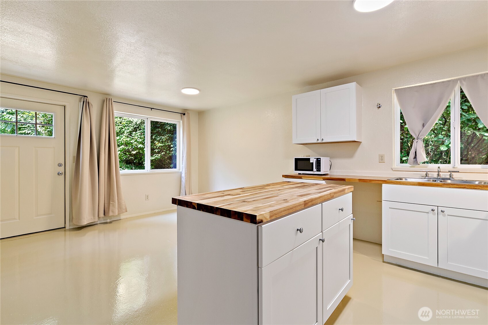 9727 Case Road Property Photo 7