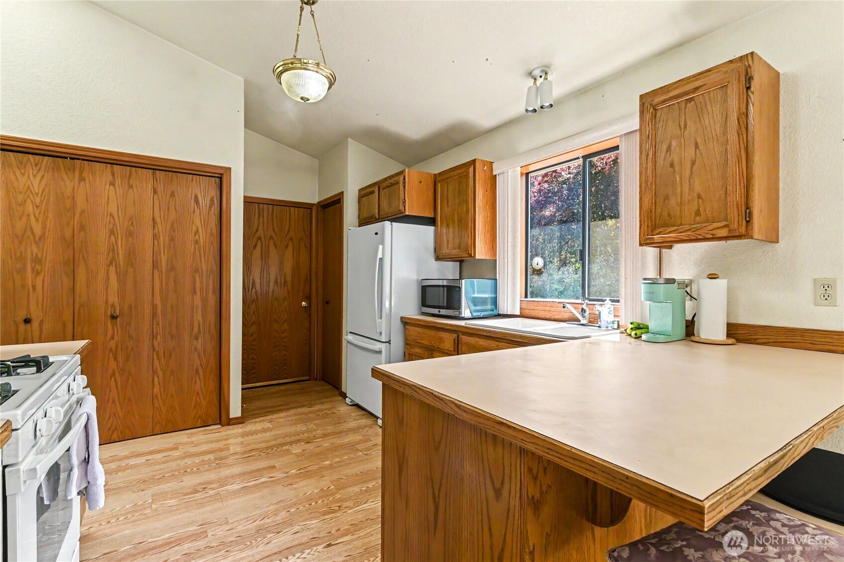 3922 14th Court Property Photo 8