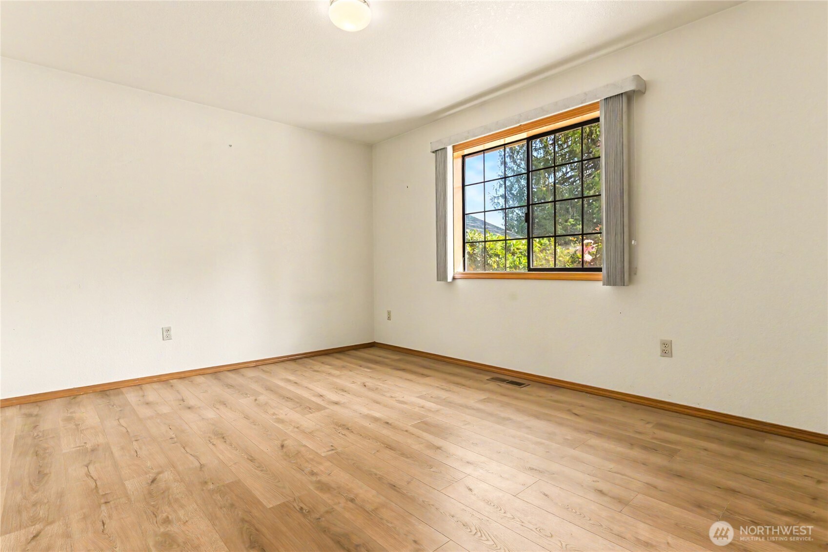 3922 14th Court Property Photo 17