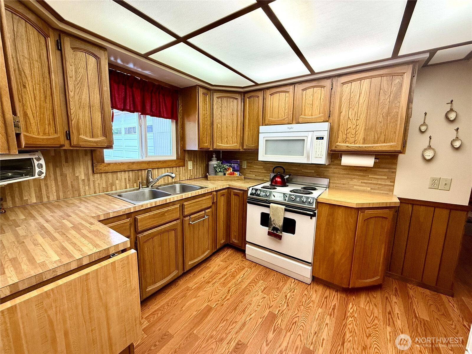 861 N Potlatch Drive Property Photo 10