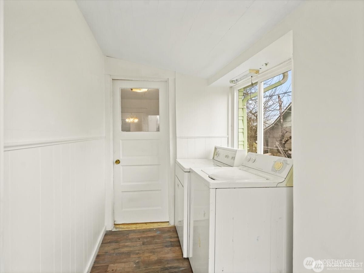 1929 11th Street Property Photo 25