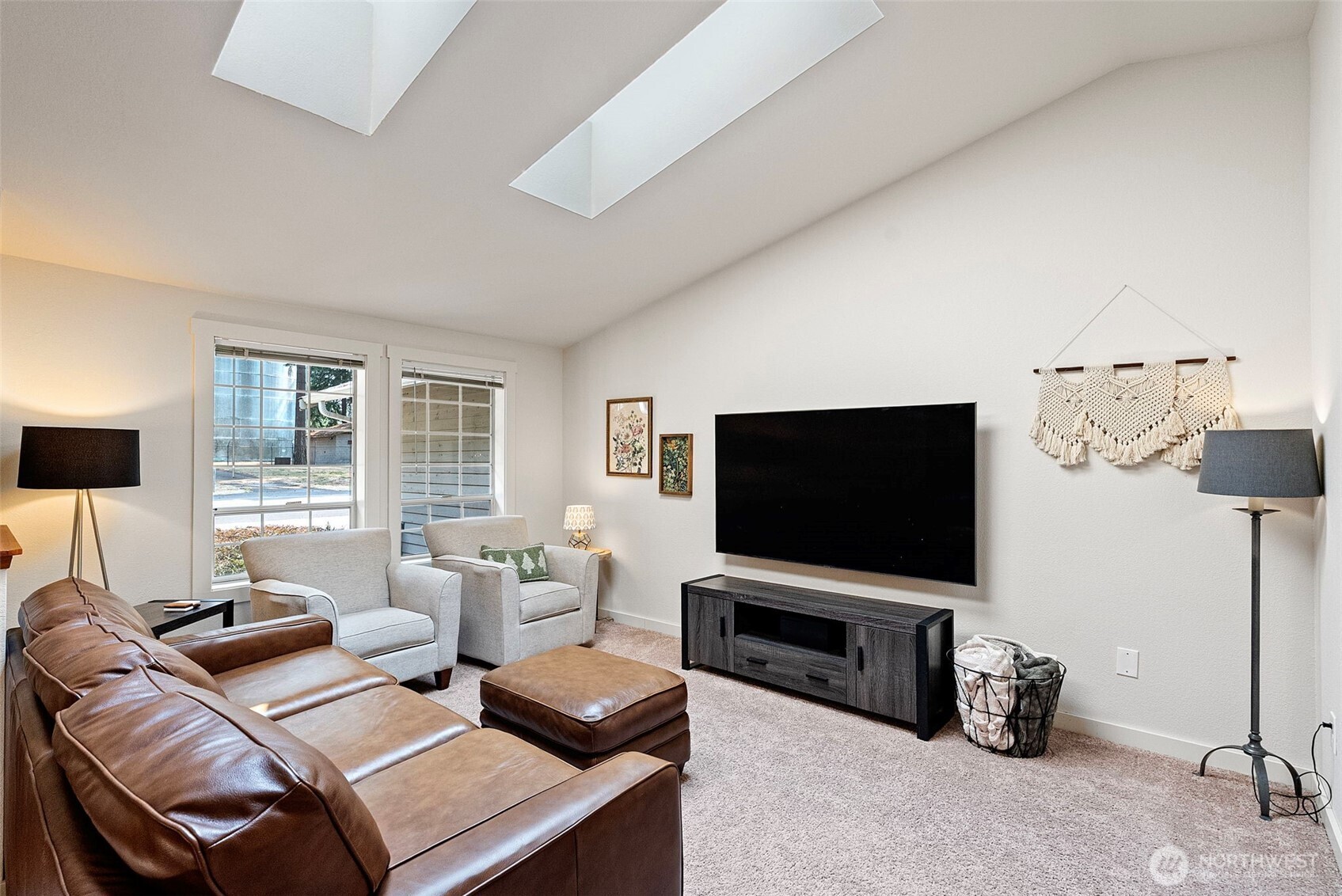 1250 Roe Street Property Photo 4