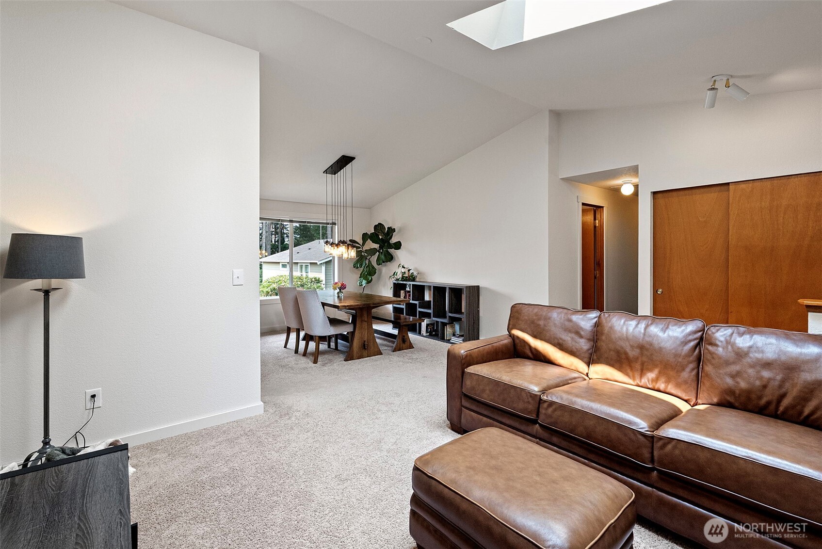 1250 Roe Street Property Photo 5