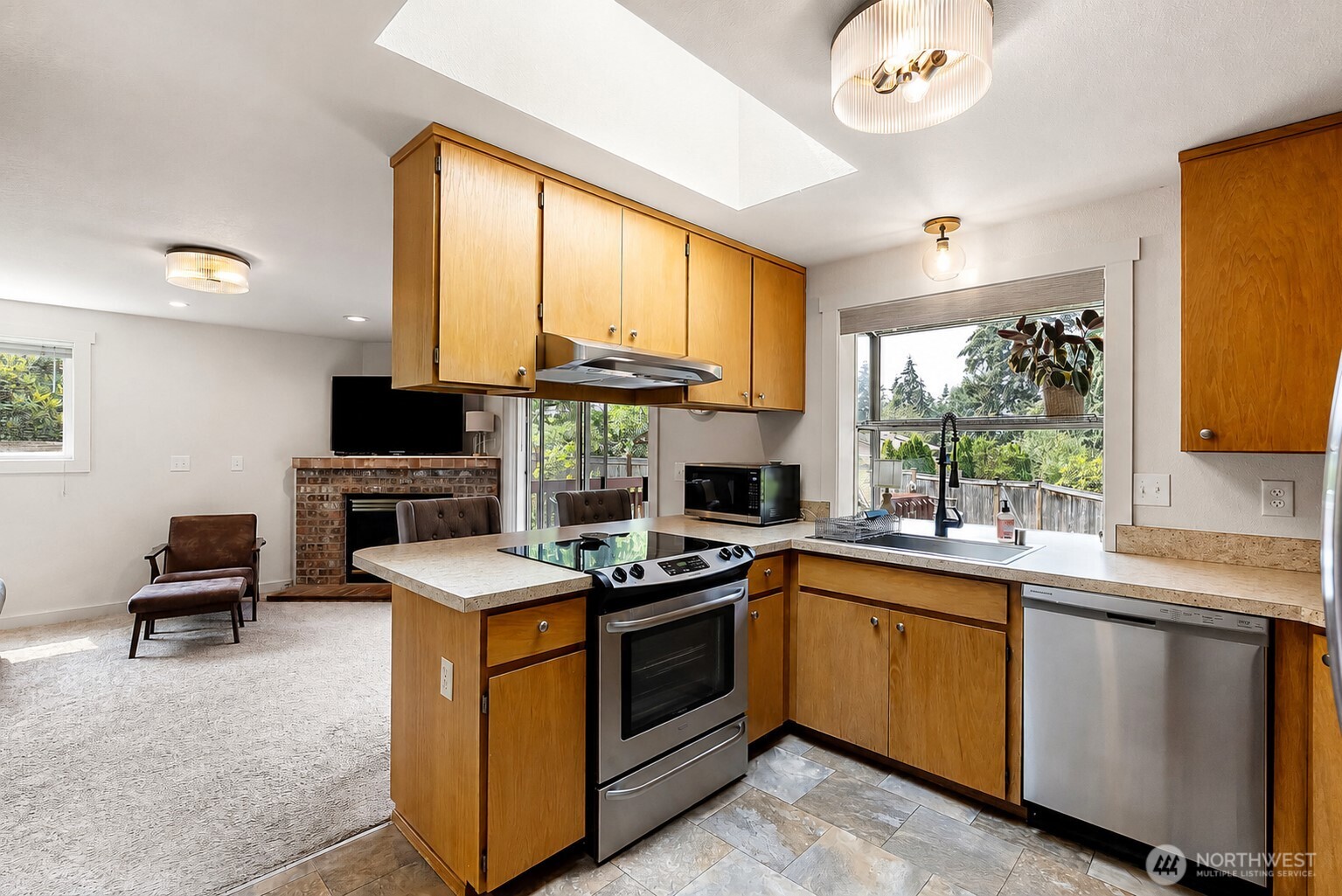1250 Roe Street Property Photo 11