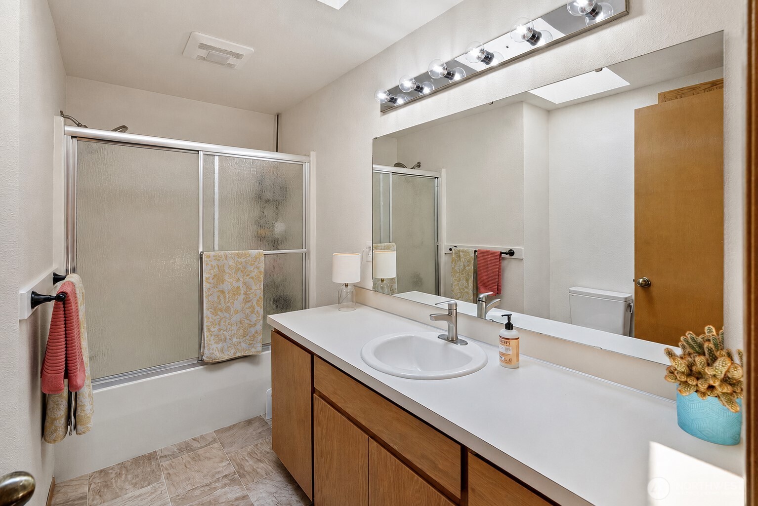 1250 Roe Street Property Photo 23