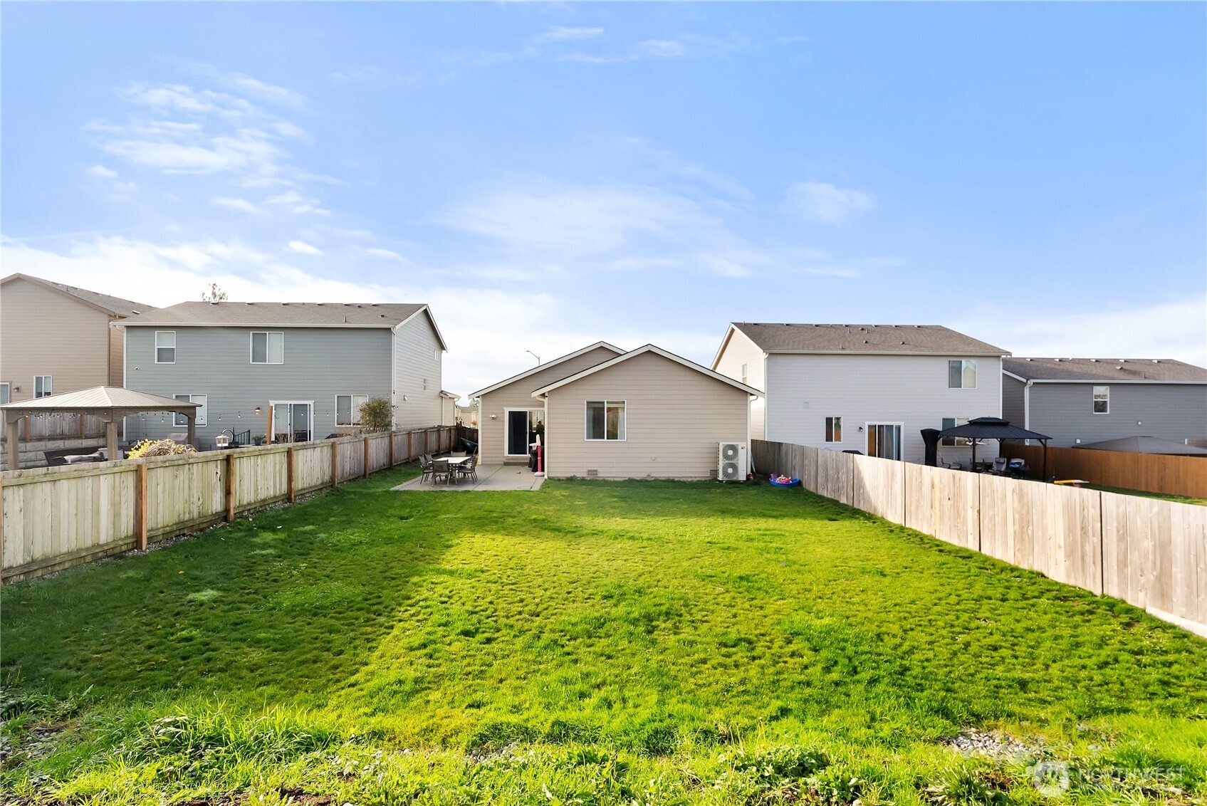28415 76th Drive Property Photo 3