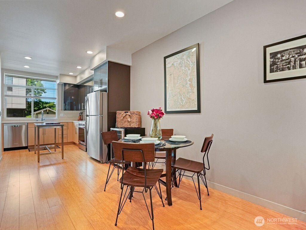 6911 California Avenue C Property Photo 7