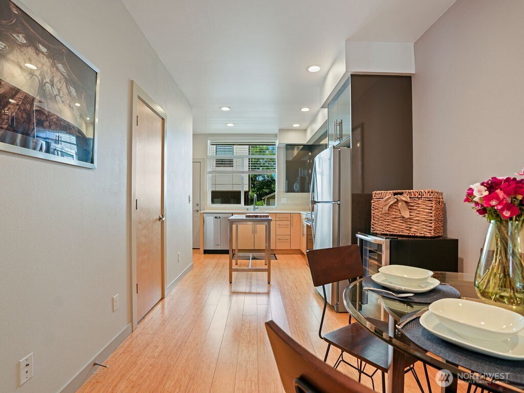 6911 California Avenue C Property Photo 8
