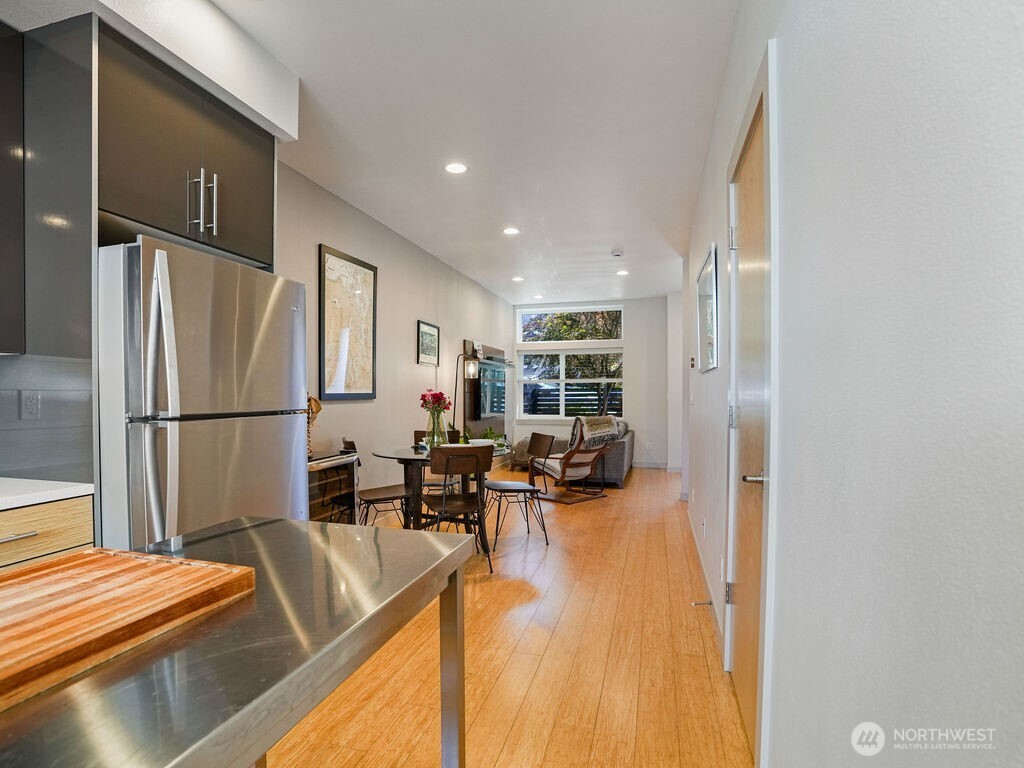 6911 California Avenue C Property Photo 12
