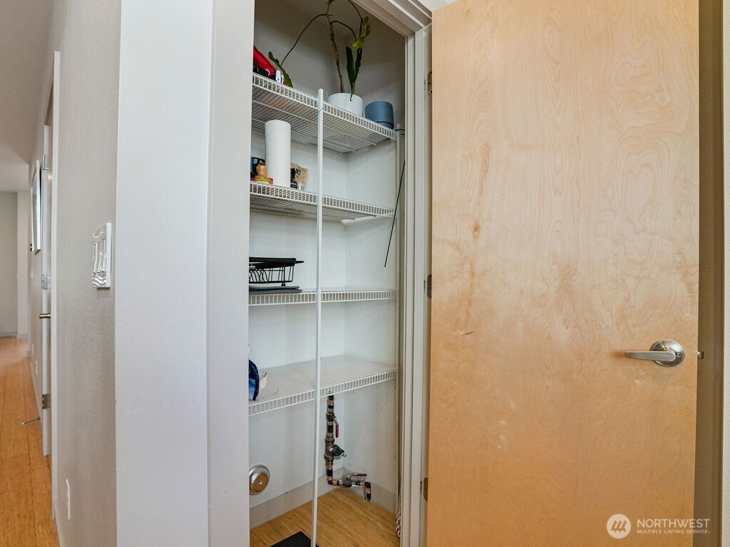 6911 California Avenue C Property Photo 13