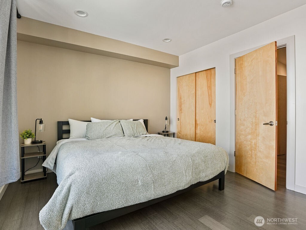 6911 California Avenue C Property Photo 16