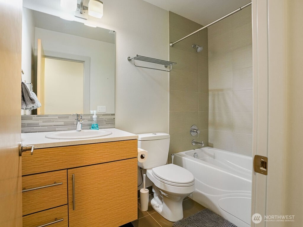 6911 California Avenue C Property Photo 19