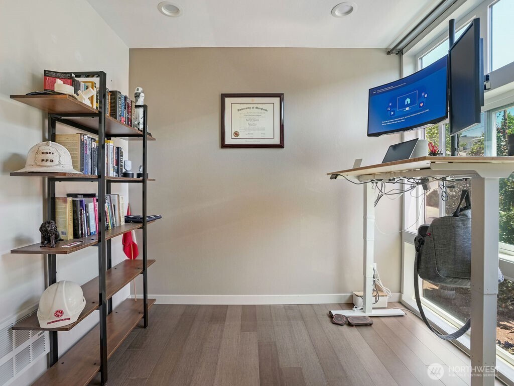 6911 California Avenue C Property Photo 21