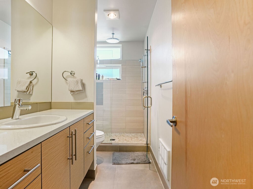 6911 California Avenue C Property Photo 28