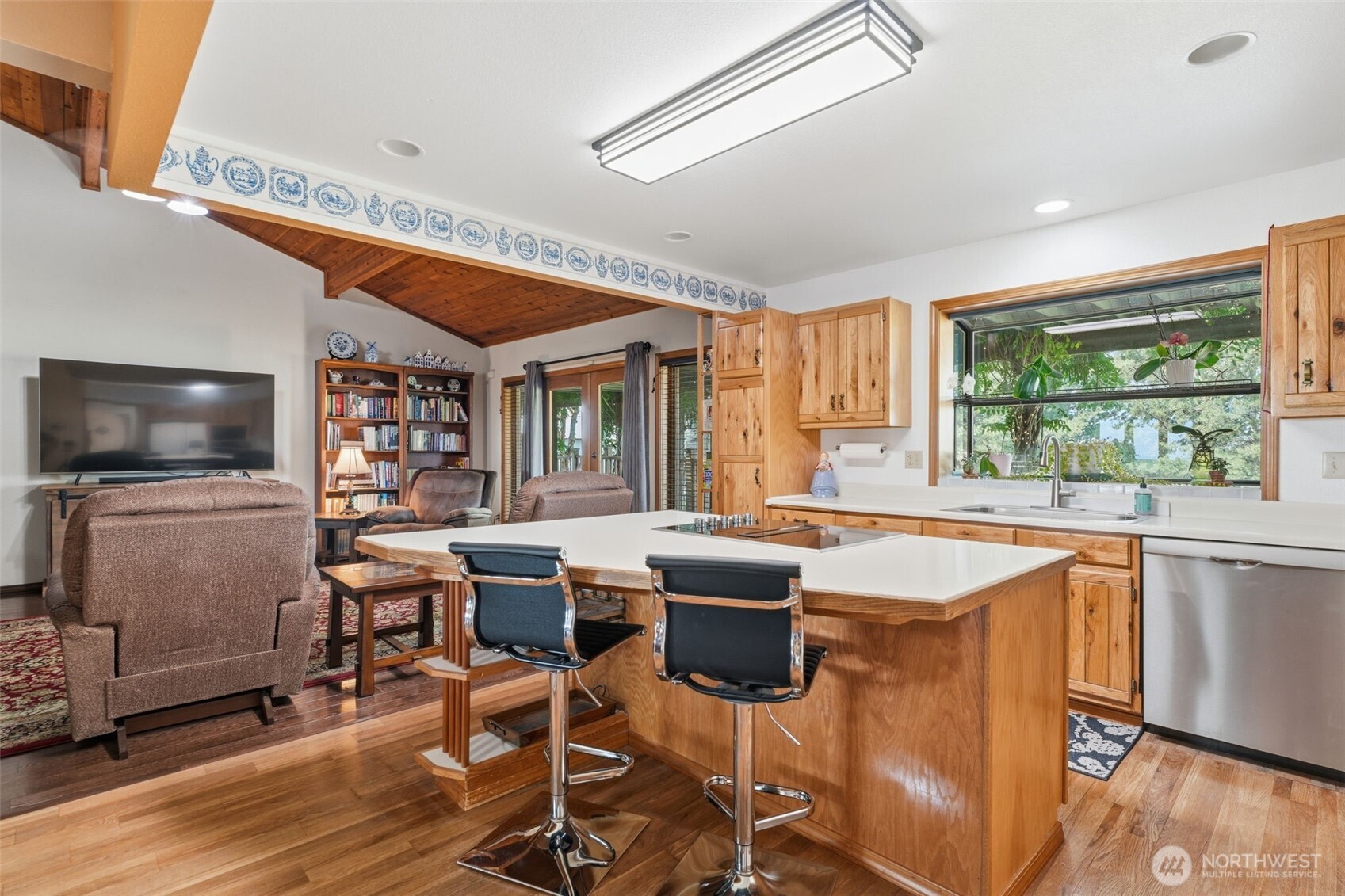 3011 Birch Road Property Photo 6