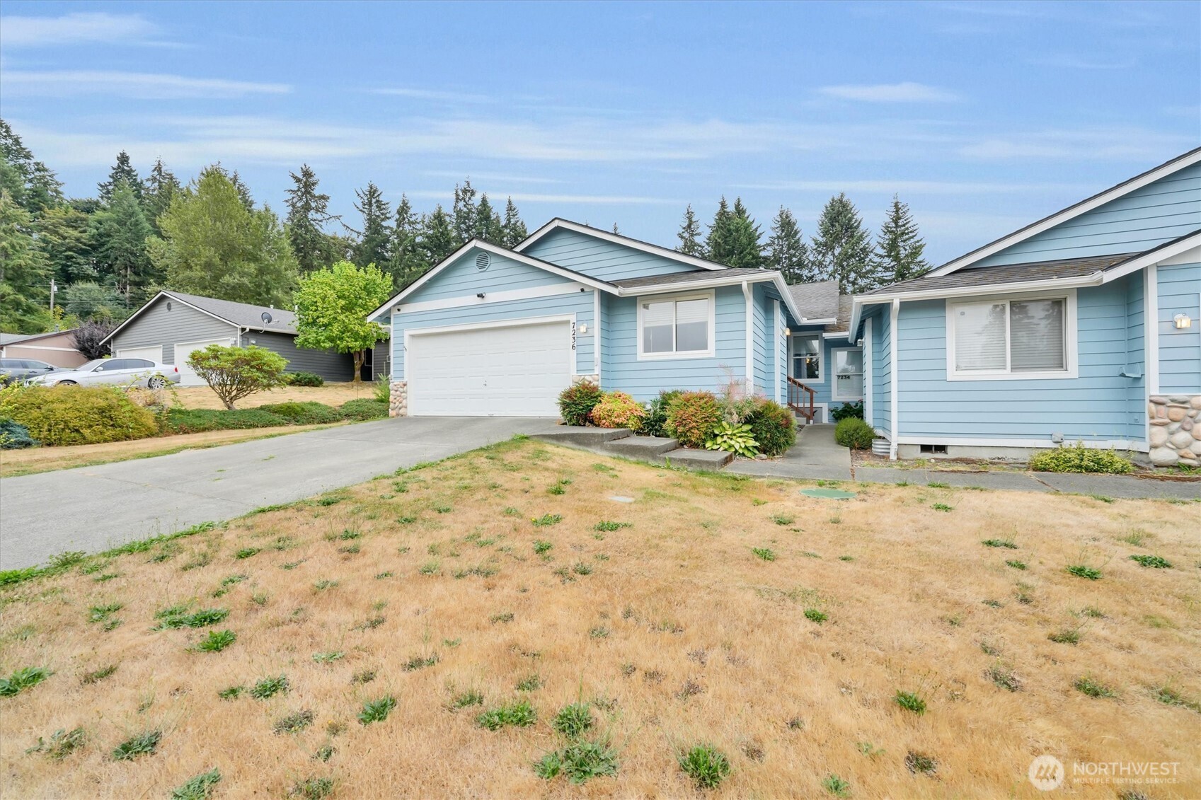 7236 163rd Street Property Photo 2