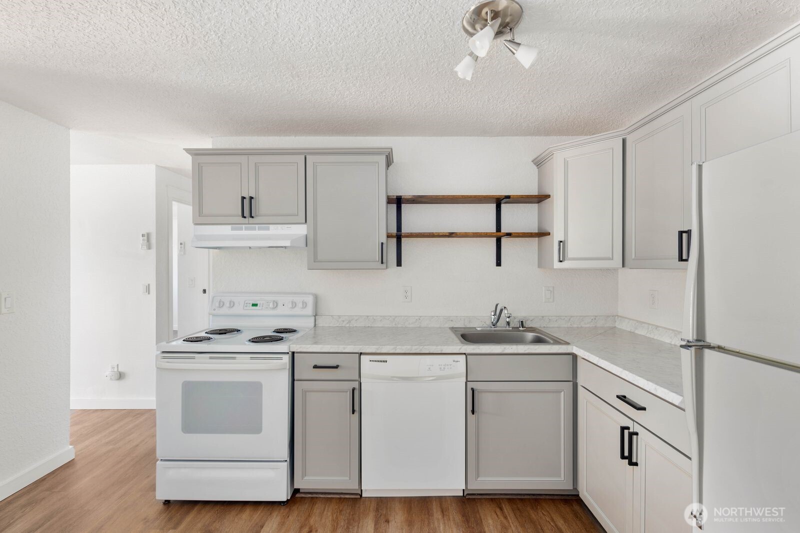 435 Williams Avenue 206 Property Photo 3