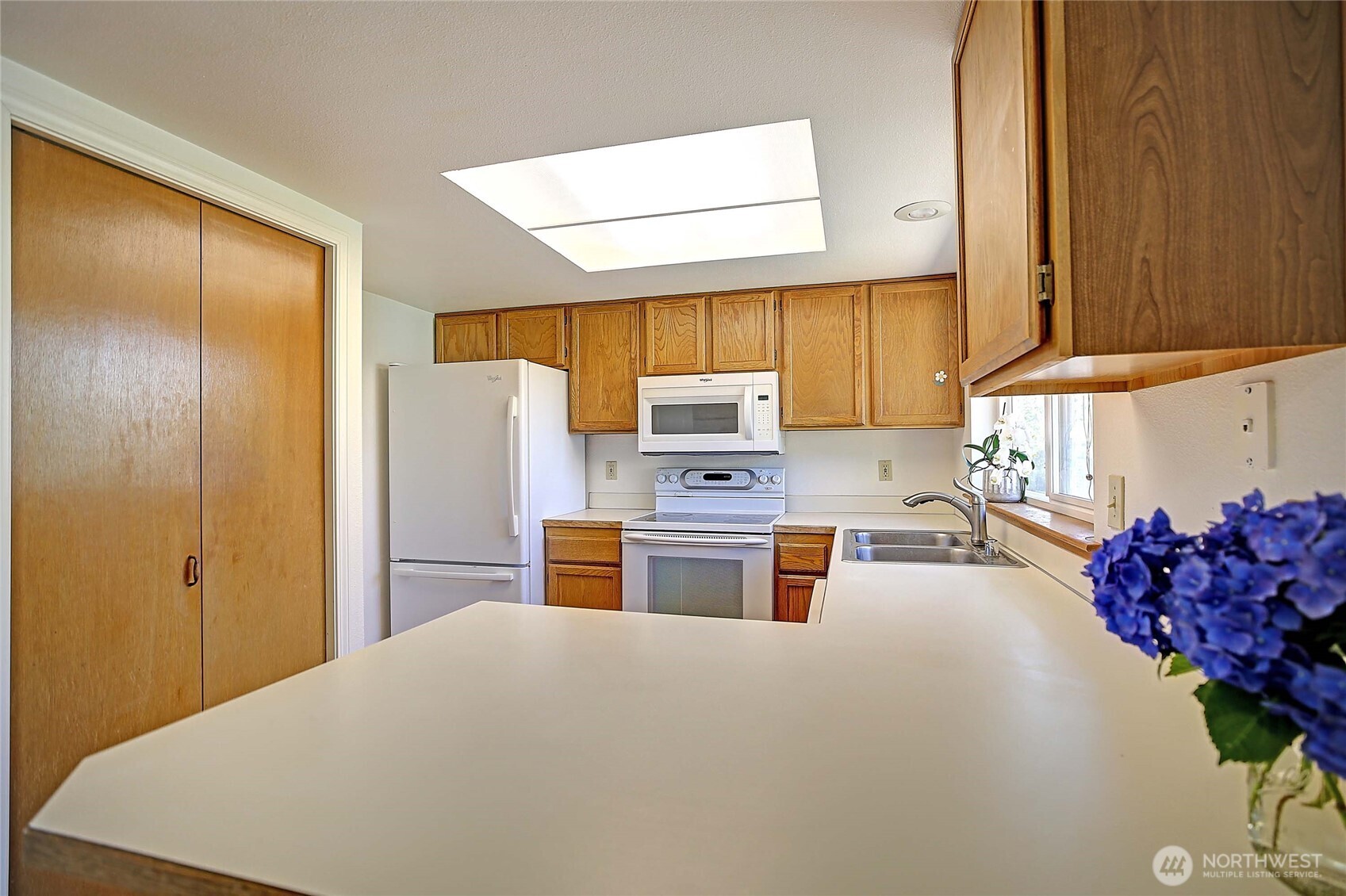 740 Commodore Lane Property Photo 15