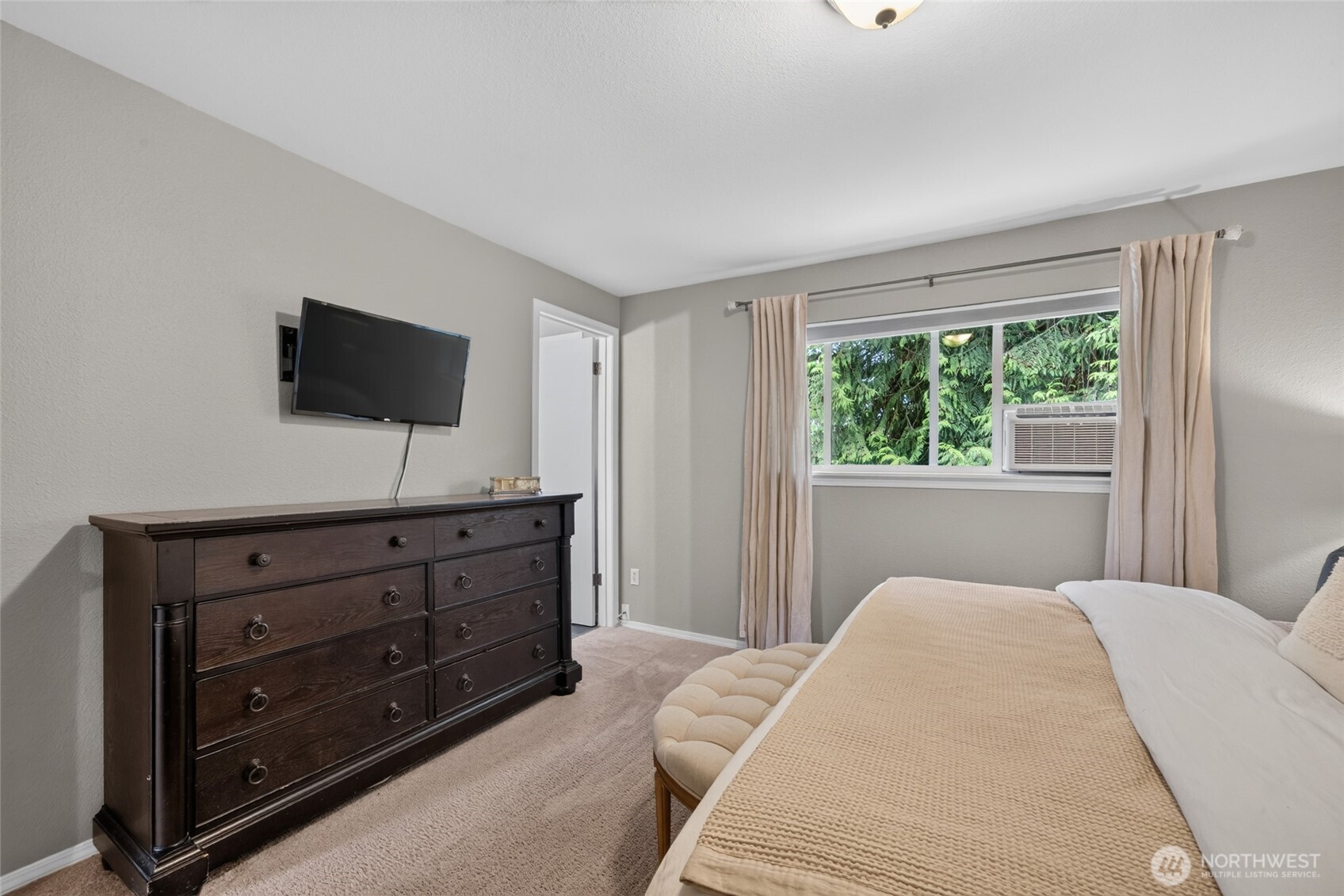 5826 143rd Street Property Photo 13