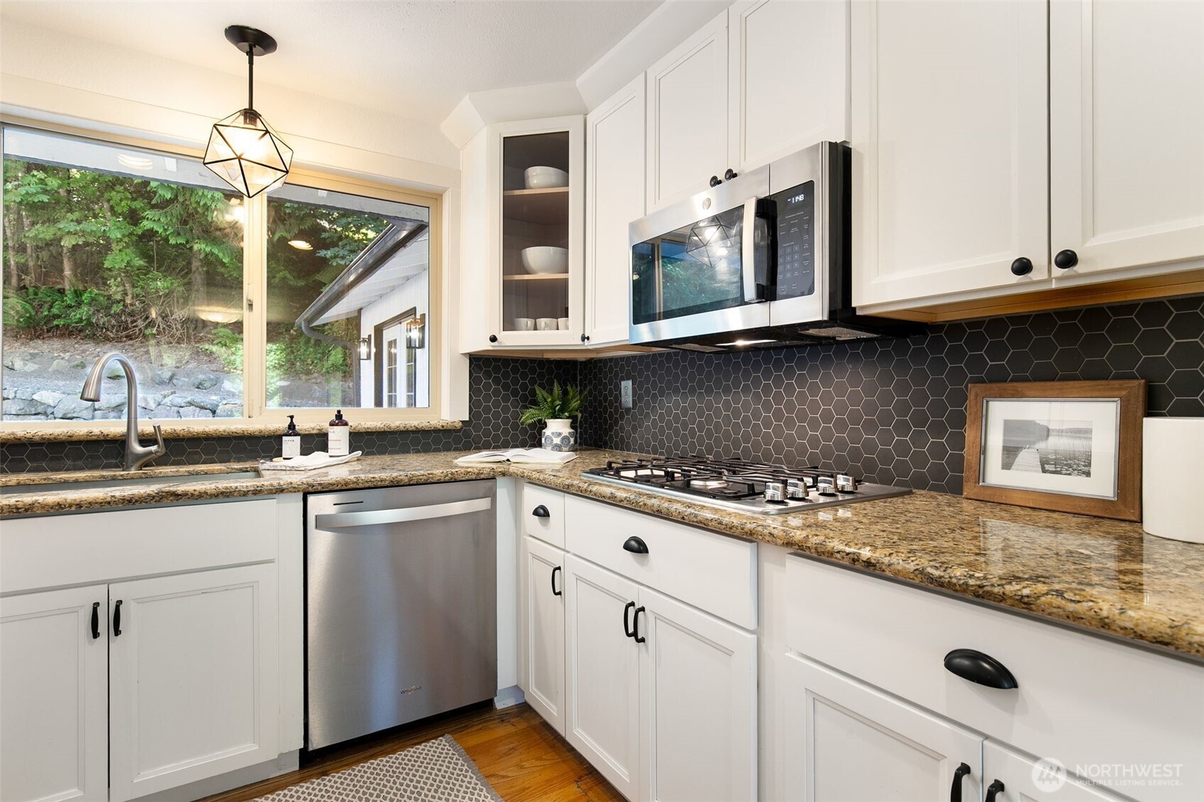 5769 Blakely Avenue Property Photo 14