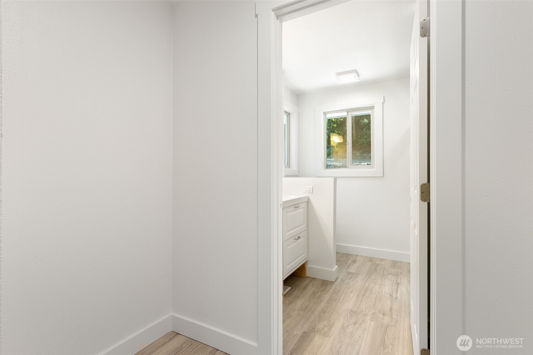 5769 Blakely Avenue Property Photo 22